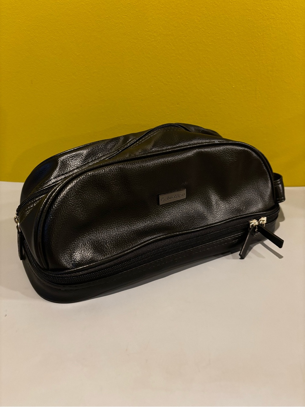 Calvin Klein Black Leather Toiletry Bag Dopp Kit